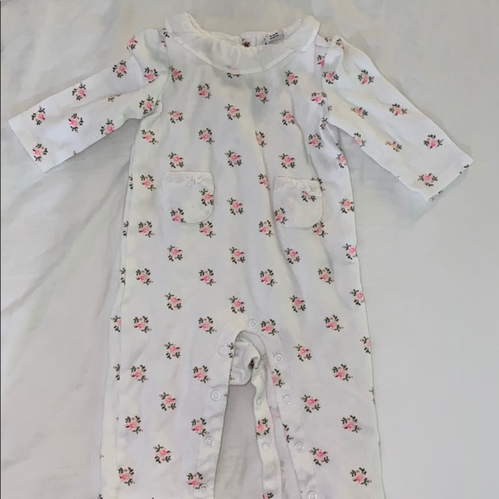 J&J Long sleeves romper with ruffle collar